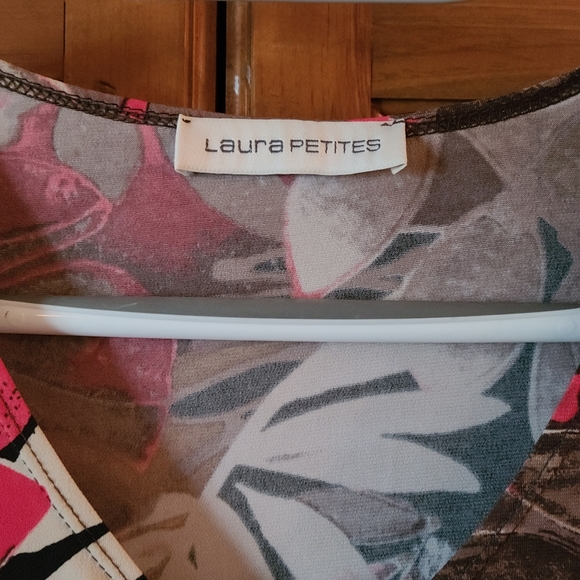 Floral Short Sleeve Top - Multicolor - Picture 2 of 4